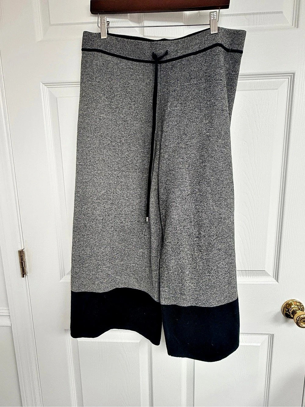 Joseph Ribkoff Silky Knit Color Block Wide Leg Pull-On Pants Gray & Black Large